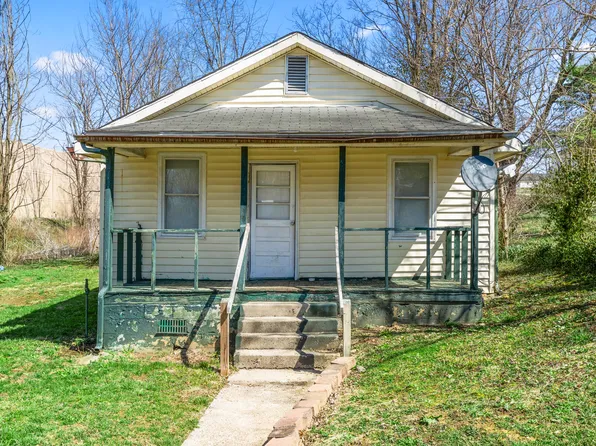 82 W Public St, Sharpsburg, KY 40374