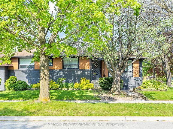 2nd image of 33 Brampton Rd
