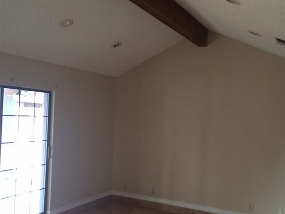 4th image of 411 Potranca Ct