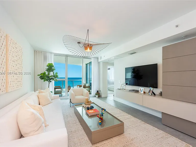 3801 Collins Ave #1502 — Photo 7