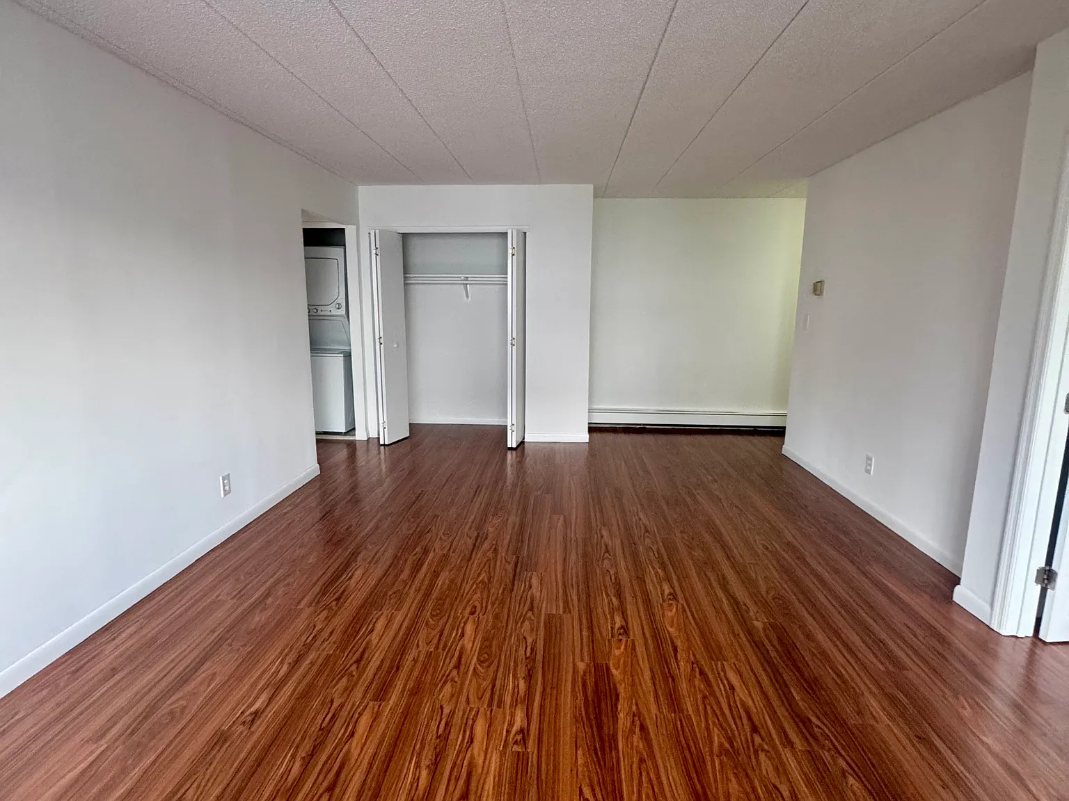 59-06 38th Avenue — Photo 3