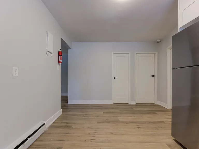203 Mausser Ave #2 — Photo 9