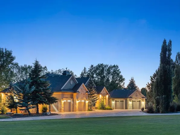 8 E Blueridge Dr, Rocky View County, AB T3L 2N5