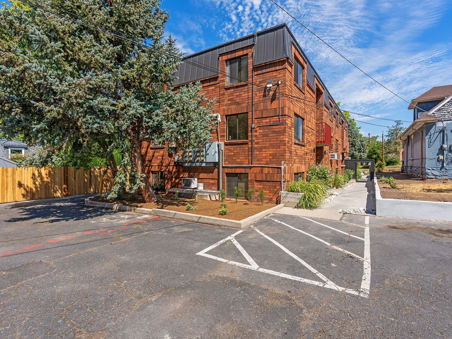 Welcome To The Hauser Apartments — Photo 3