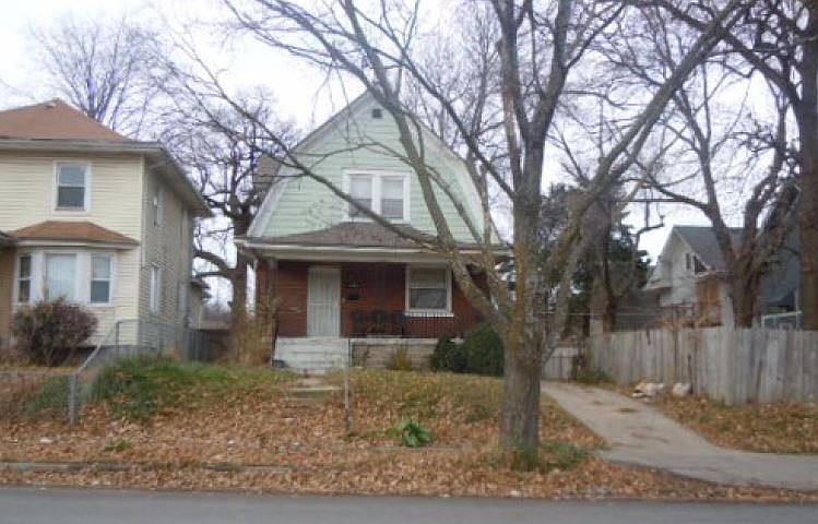 2nd image of 2836 Indiana Ave