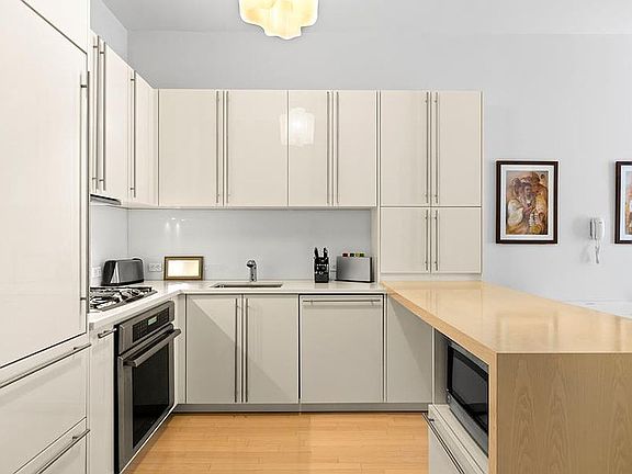 3rd image of 60 W 20th St APT 4N
