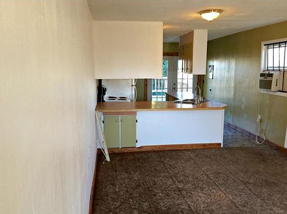 4th image of 1026 Elizabeth St