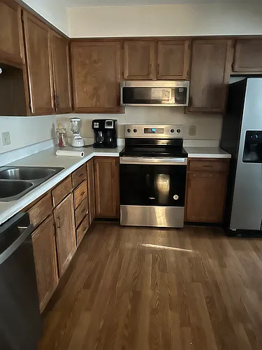 4825 Woodland Ave #5 Photo 1