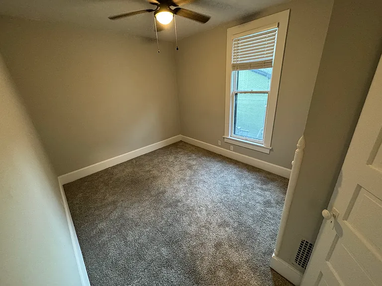 207 Chandler Ave — Photo 17