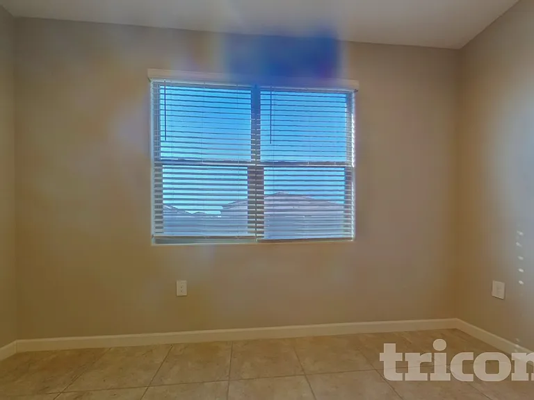 30033 W Cheery Lynn Rd — Photo 6