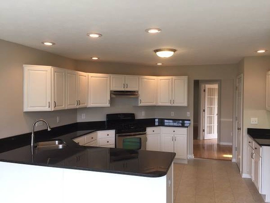 2nd image of 607 Villa Ct