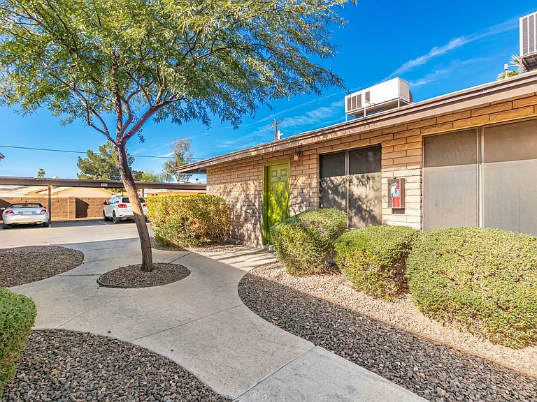 Garden-Style Living in Arcadia Lite | Move-In Specials Available — Photo 22
