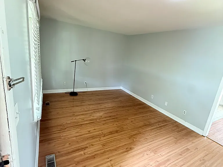 129 Lee Dr — Photo 5