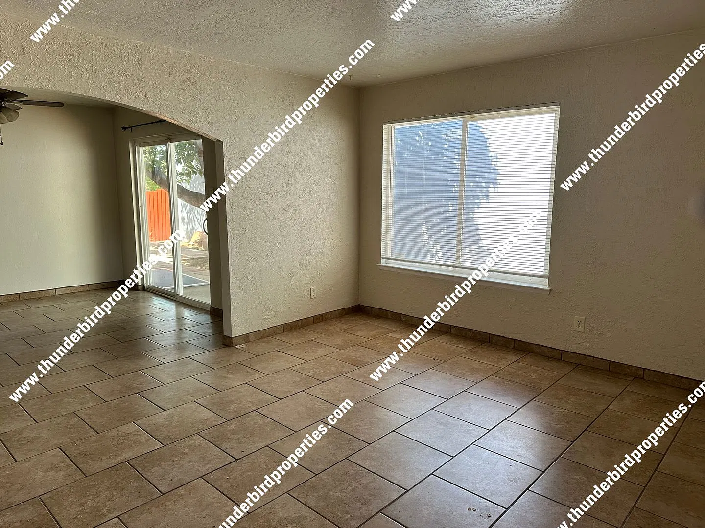 Great NE 3 bedroom — Photo 2