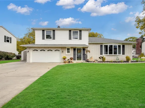 32 Colonial Manor Ct, Buffalo, NY 14224