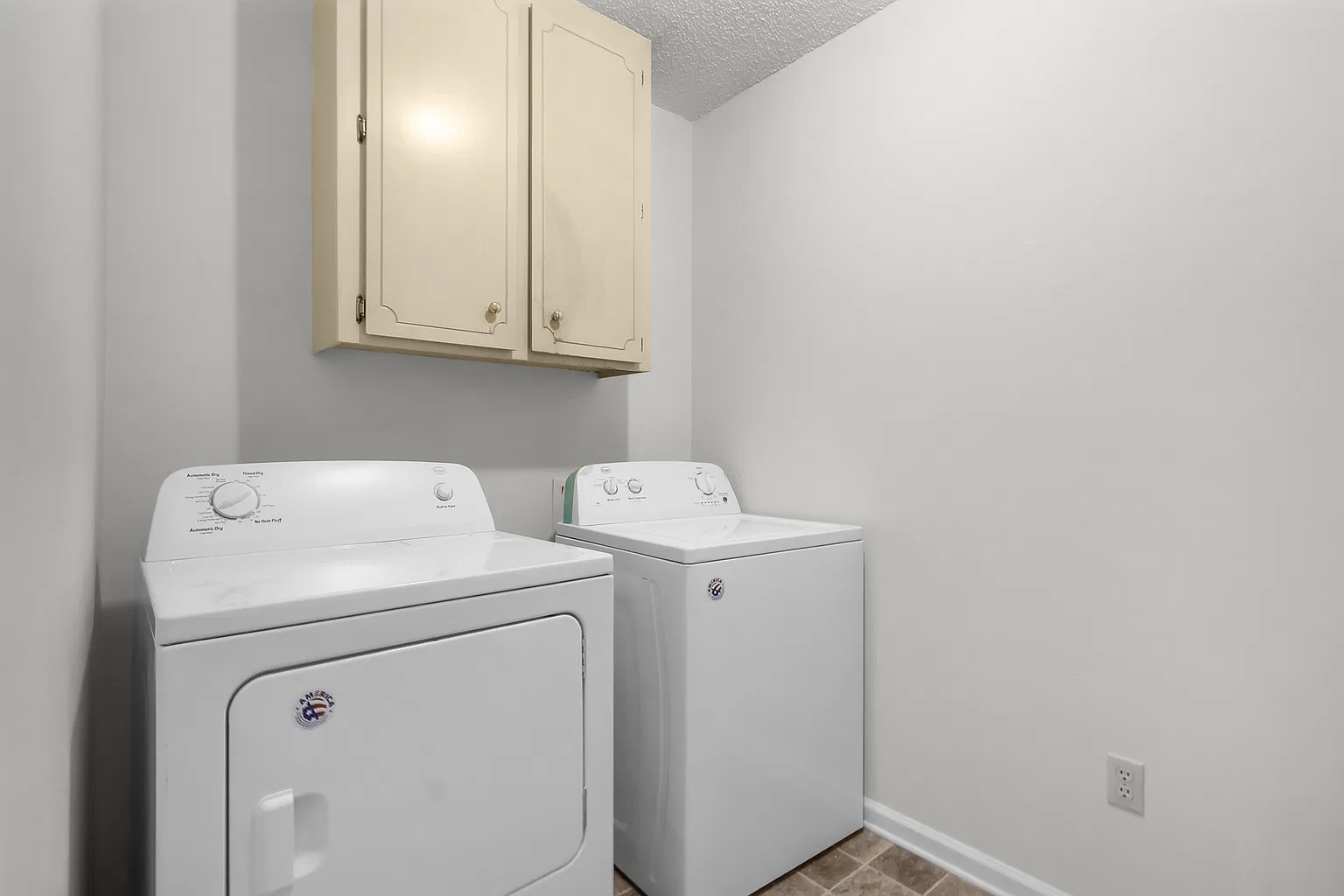 951 Wedgewood Way — photo 19