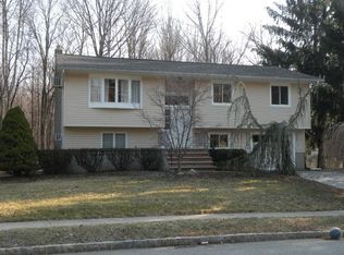 7 Dell Rd, Stanhope, NJ 07874