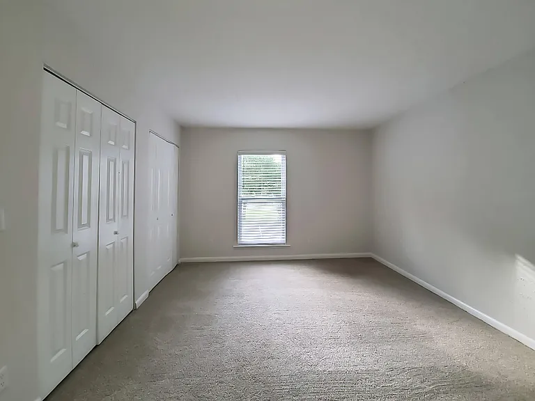Chase Cove Apartments — Photo 161