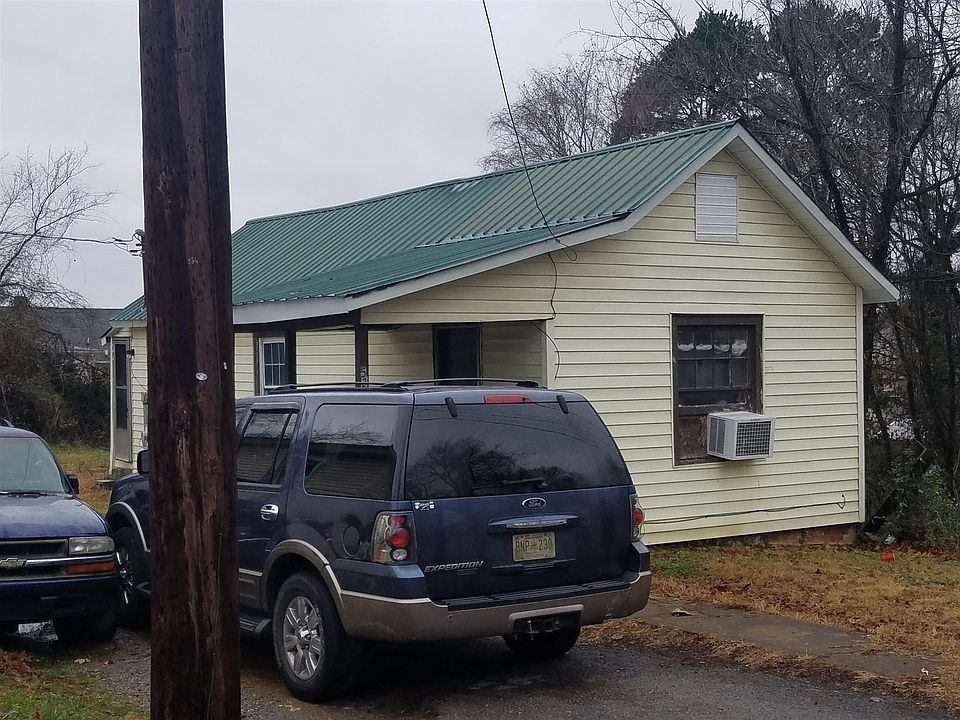 1st image of 528 Elder St
