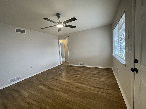 4th image of 109 NE 3rd St