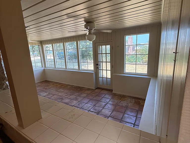 2303 S Memorial Dr — Photo 10