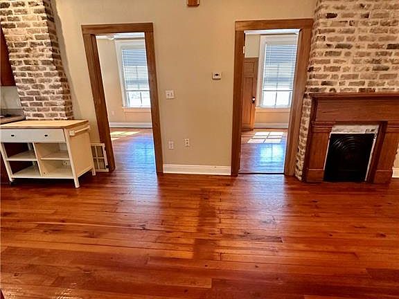 5th image of 3938 Banks St