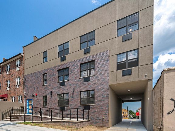 5th image of 422 Leland Ave #2F