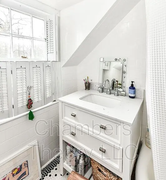 2705 Russell Rd — Photo 12