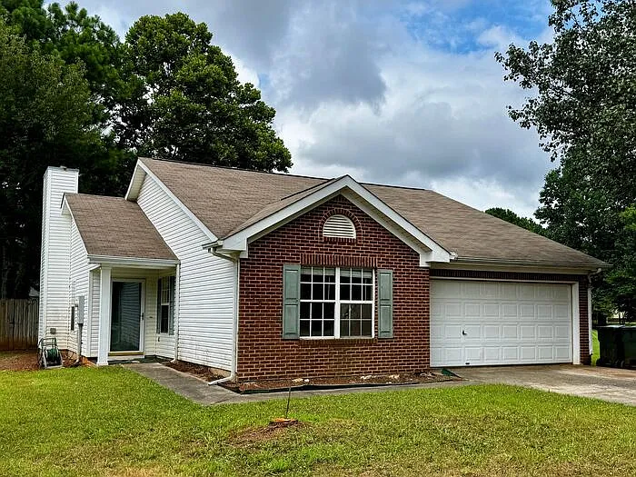 128 Jay Dr — Photo 1