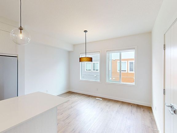 2nd image of 1702 Chelsea Gdns