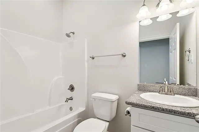 1033 Linda Lou Ln — Photo 8