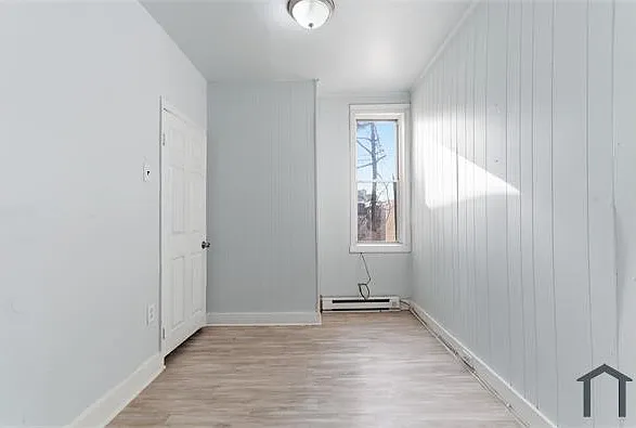 862 E Cornwall St — Photo 3