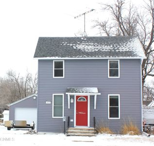 433 7th Ave NE, Valley City, ND, 58072