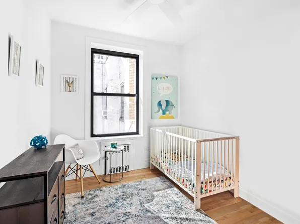 418 Saint John's Place image 9 of 10