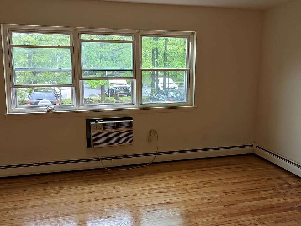 Apt 6C - 1775/mo. - 3rd Floor - 1 Bedroom.