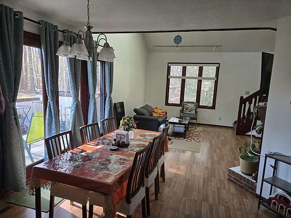 2nd image of 109 Essex Dr #109