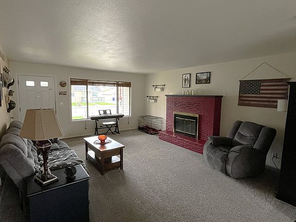 3rd image of 1680 Clark St