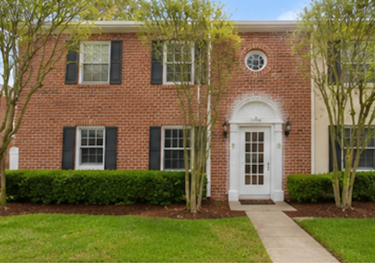 1/1 Lakefront Living in Carrollwood! — Photo 1
