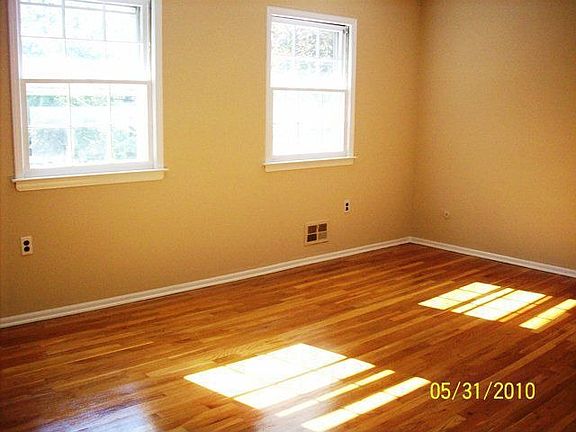 maste bedroom