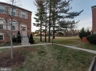 12313 Fox Lake Pl, Fairfax, VA 22033