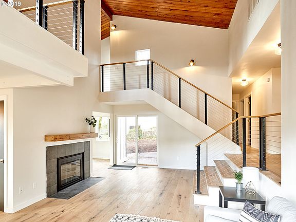 3rd image of 16355 SE Talwood Ln