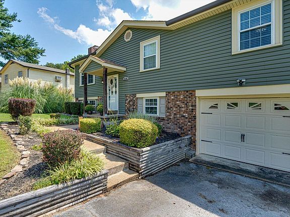 2nd image of 6214 Canoe Ln