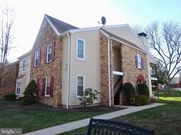 110 Valley Greene Cir, Wyomissing, PA 19610