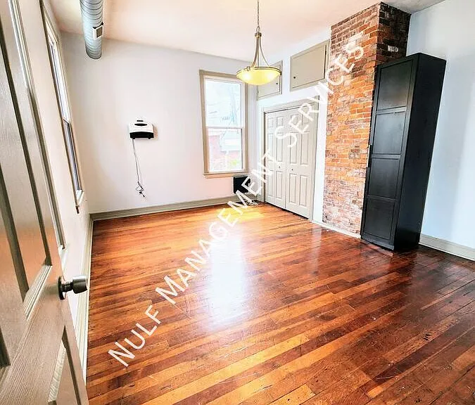 5104 Butler St #2 — Photo 3