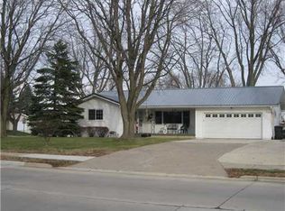 2820 Wilson Ave SW, Cedar Rapids, IA 52404