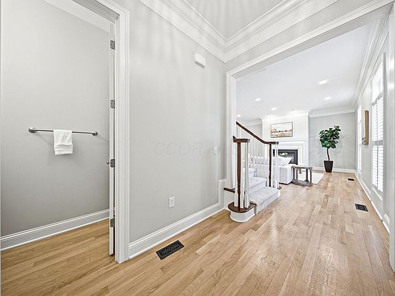 4th image of 42 Keswick Woods