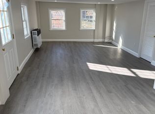 26 Hammond St #1, Rowley, MA 01969