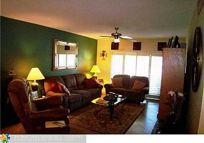 4th image of 2201 NE 66th St APT 1324