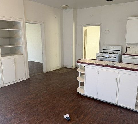 Kitchen and kitchen nook