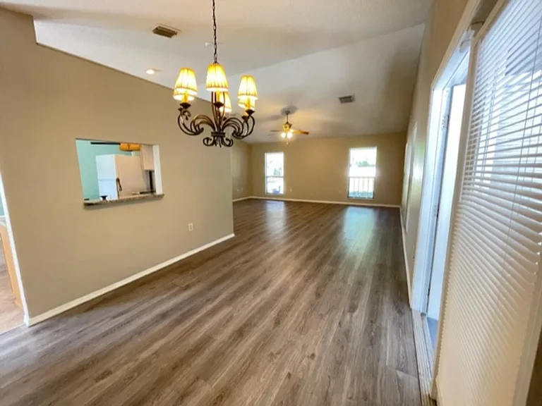 9332 Trevarthon Rd — Photo 10